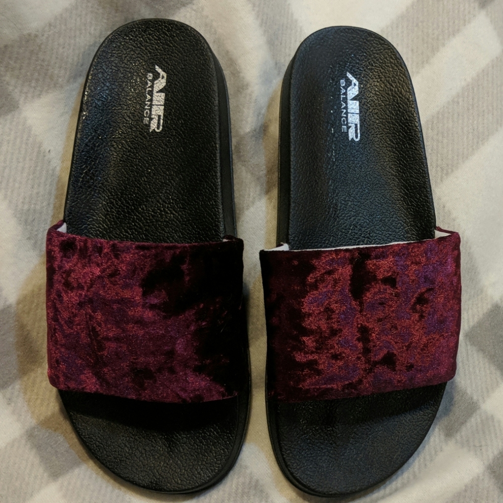 Air Balance Slip on Sandals 9 NWOT